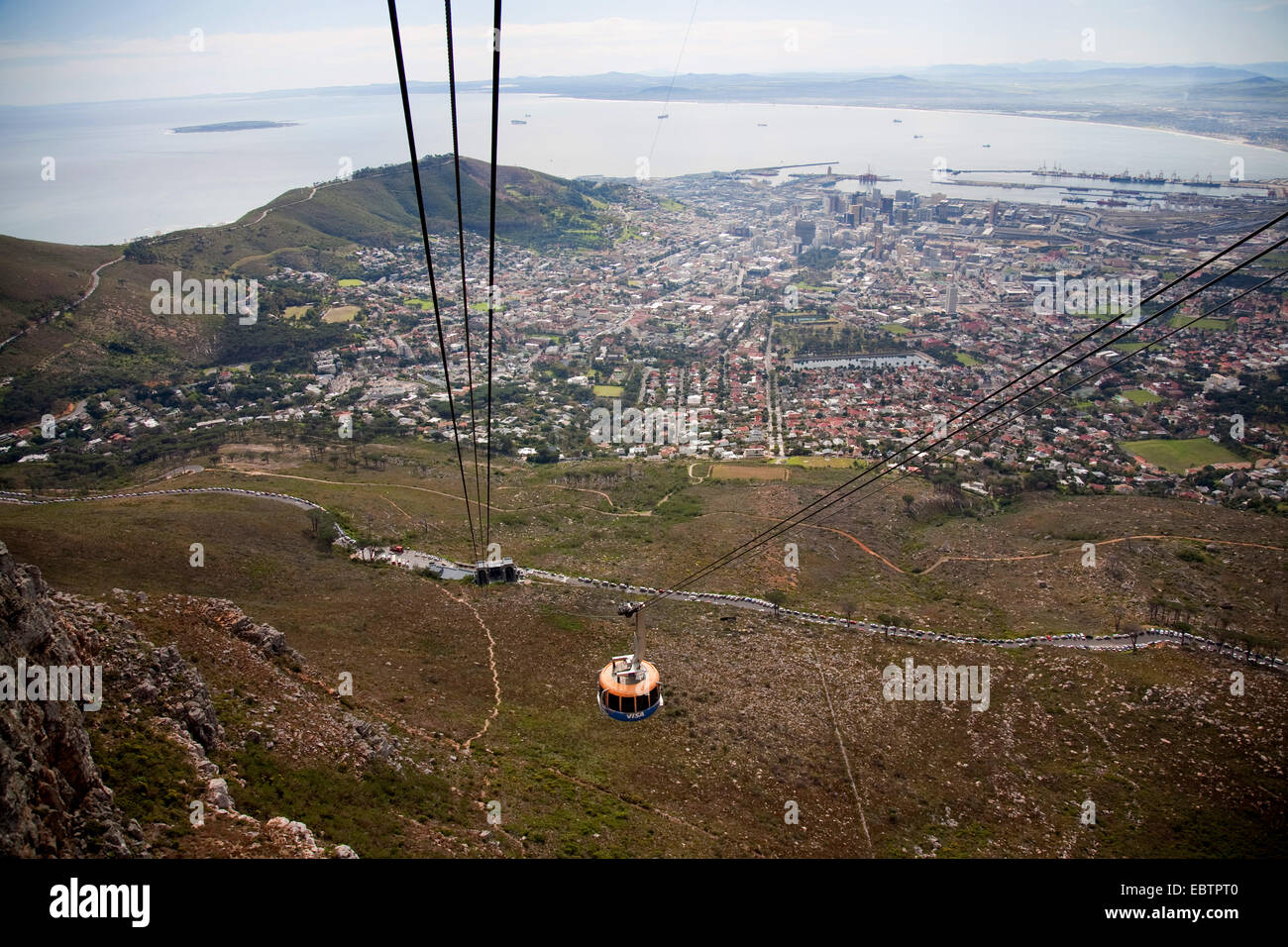 Vista di Città del Capo da table mountain con la funivia, Sud Africa, Western Cape, Città del Capo Foto Stock