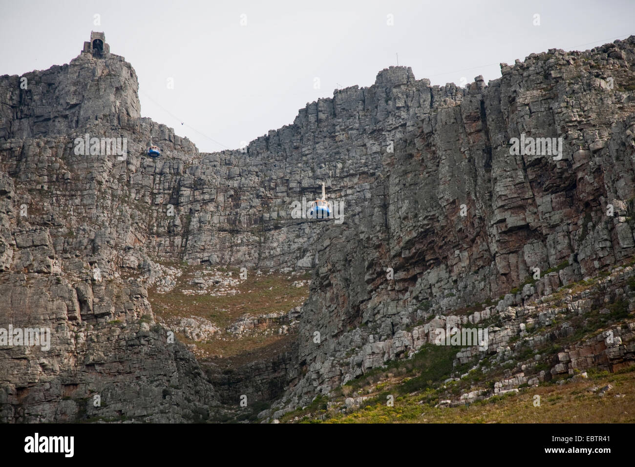 Vista della cabinovia di Table Mountain dalla stazione a valle, Sud Africa, Western Cape, Città del Capo Foto Stock