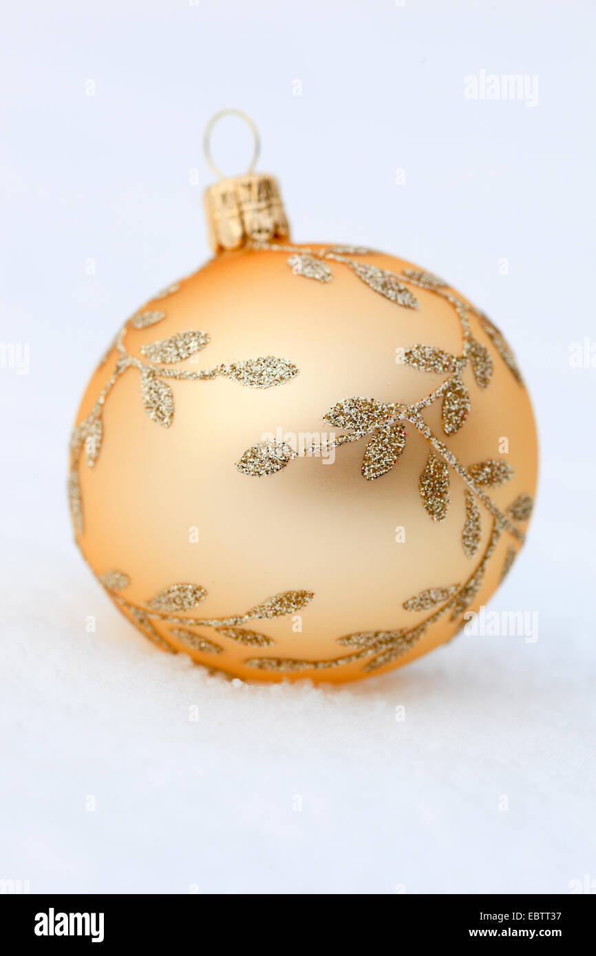 Golden albero di natale sfera con ornamenti, Svizzera Foto Stock