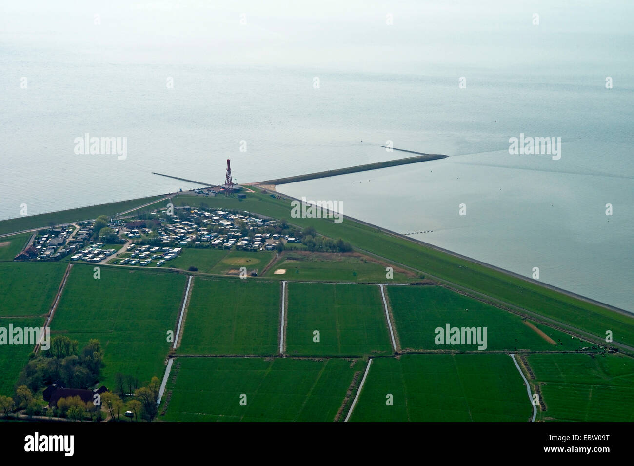 Campeggio vicino alla costa del Mare del Nord, Germania, Bassa Sassonia, Eckwarderhoerne Foto Stock