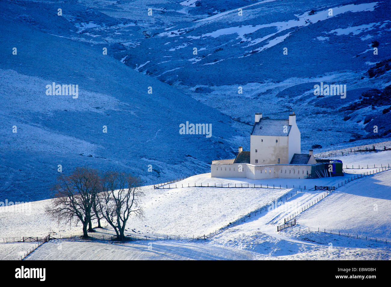 Corgarff Castle in snow, Regno Unito, Scozia, Cairngorms National Park, Corgarff Foto Stock
