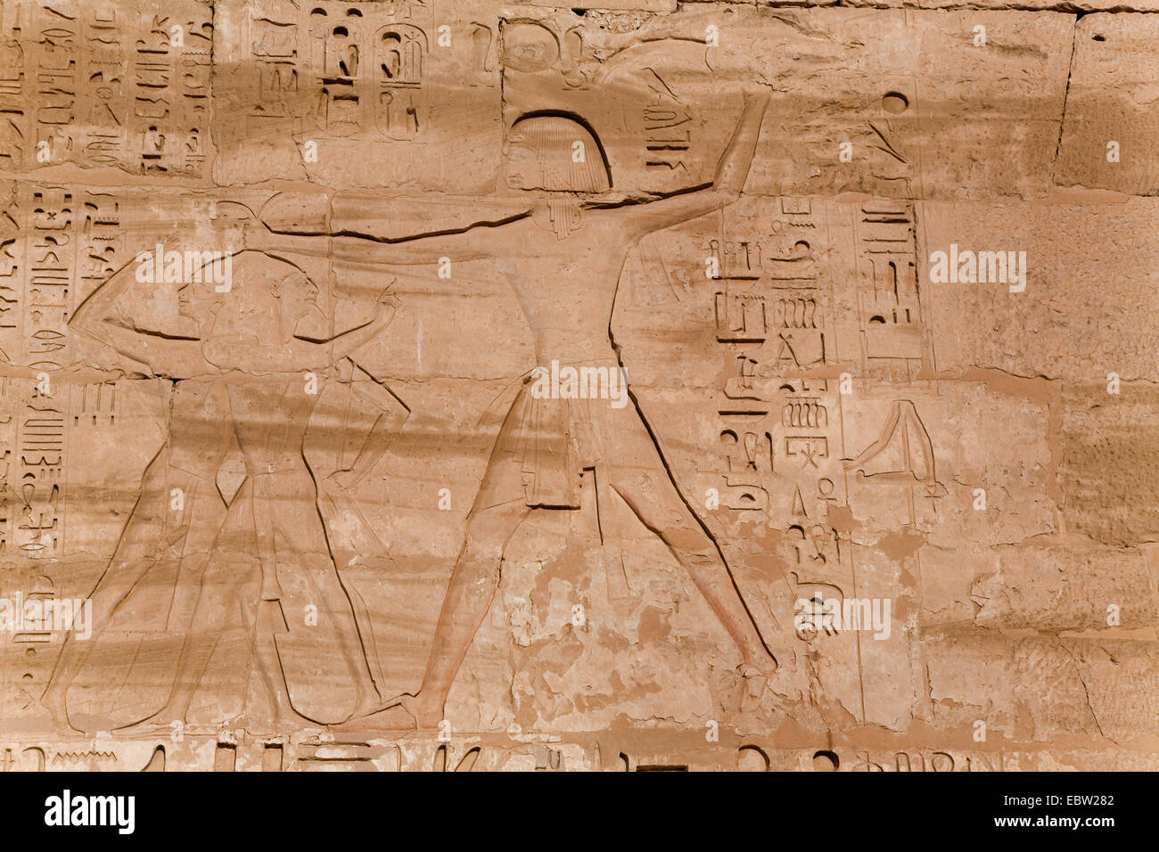 Rilievo murale nel tempio mortuario di Ramses III. in Medinat Habu, Egitto, Theben-West, Luxor Foto Stock