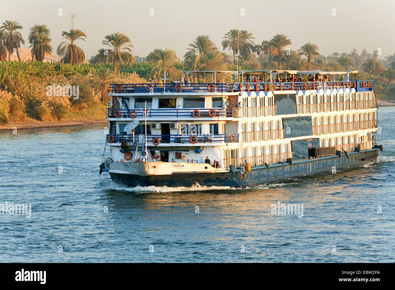 Crociera fluviale sul fiume Nilo in Egitto, Luxor Foto Stock