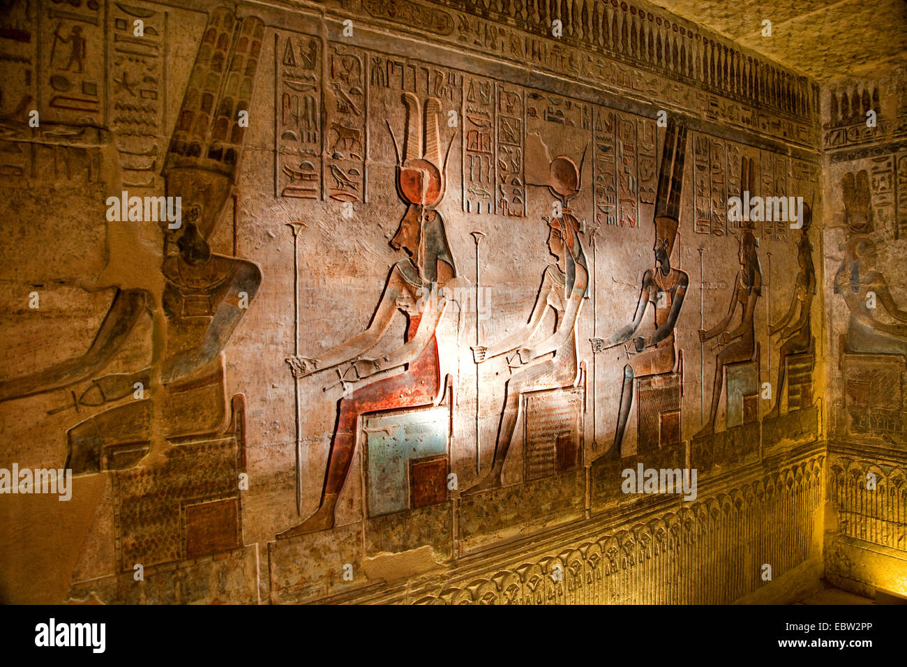 Pittura murale nel tempio di Hathor di Dendera tempio complesso, Egitto, Theben-West, Luxor Foto Stock