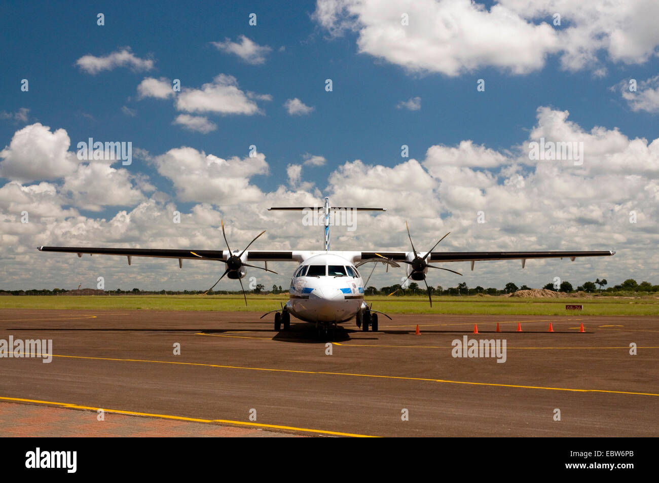 Elica piano della Air Botswana a Maun aeroporto, Botswana Foto Stock