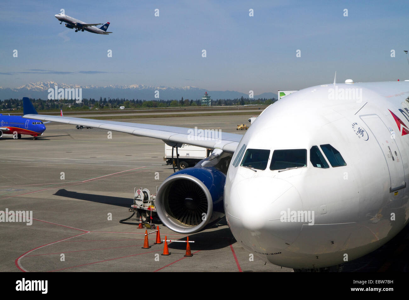 Traffico aeroportuale all Aeroporto Internazionale di Seattle-Tacoma, SeaTac, Washington, Stati Uniti d'America. Foto Stock