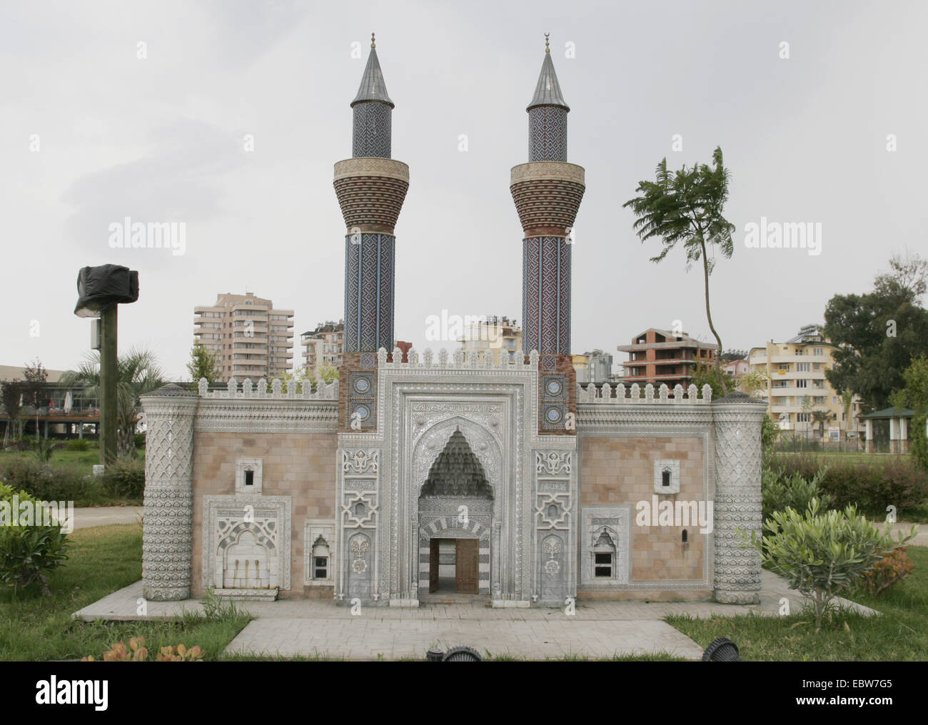 Scuola Hatuniye con due minareti come modello in miniatura, Turchia Erzurum Foto Stock