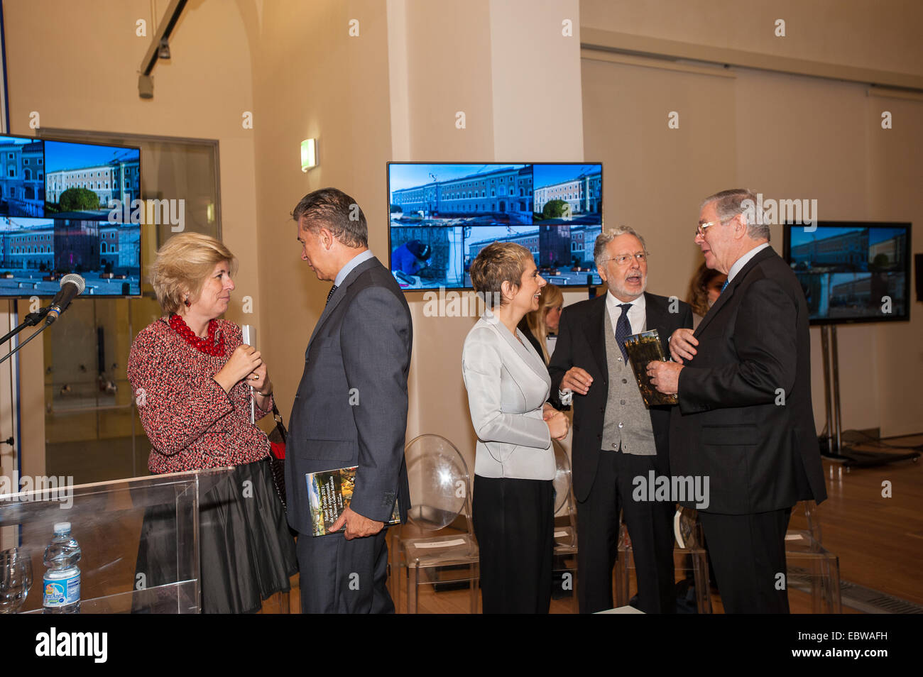 Inaugurazione del nuovo 'Galleria Sabauda' per completare il 'Polo Reale di Torino"da sinistra Antonella Parigi Testa della Cultura della Regione Piemonte, Mario Turetta Direttore Beni Culturali e Paesaggistici del Piemonte, Edith Gabrielli Soprintendente storico artistico ed etno-antropologici del Piemonte, Luca Remmert Presidente della Compagnia di San Paolo di Torino e di Ettore Pietrabissa Direttore Generale Arcus Foto Stock