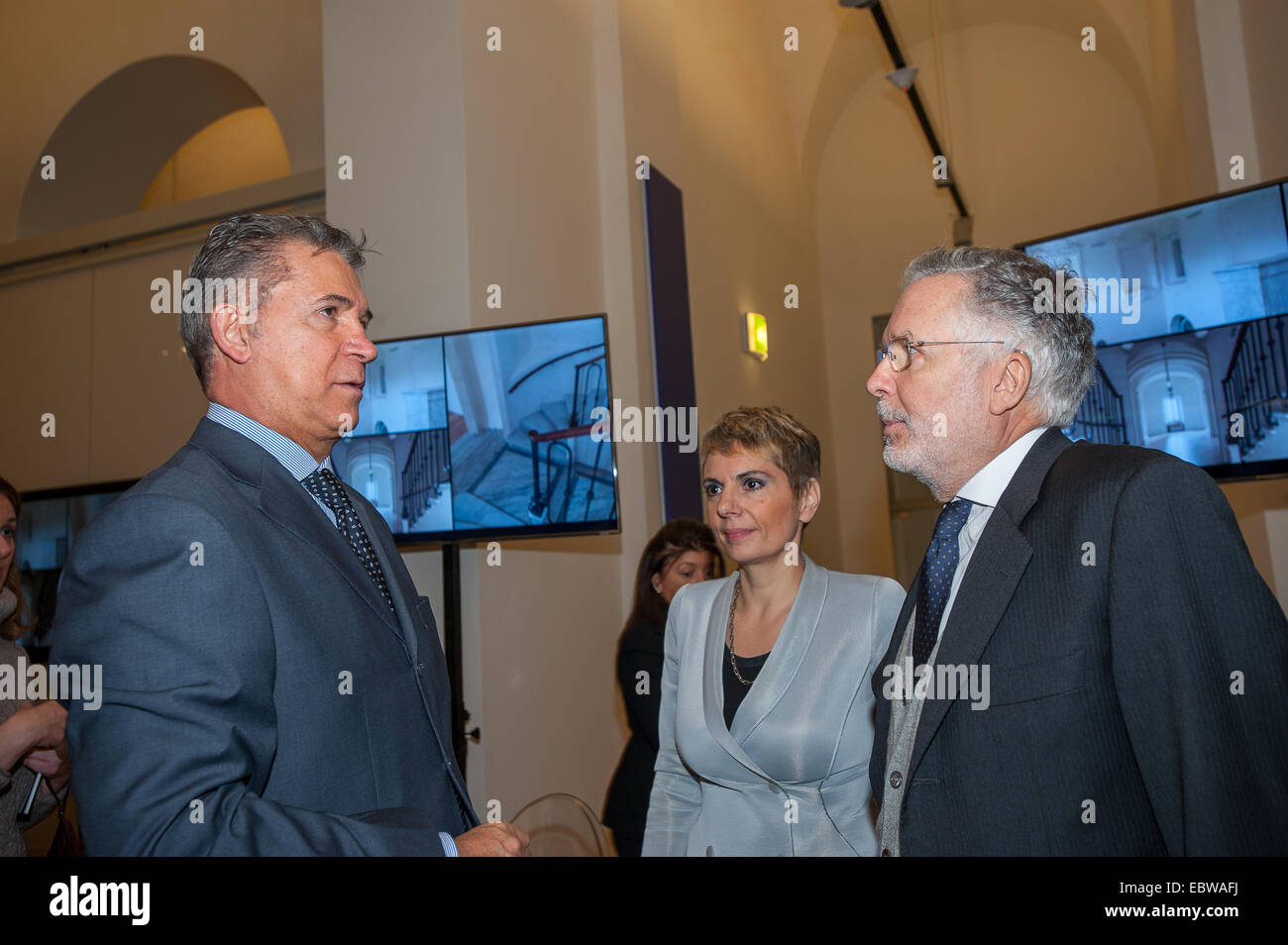Inaugurazione del nuovo 'Galleria Sabauda' per completare il 'Polo Reale di Torino"Da sinistra : Mario Turetta Direttore Beni Culturali e Paesaggistici del Piemonte, Edith Gabrielli Soprintendente storico artistico ed etno-antropologici del Piemonte, Luca Remmert Presidente della Compagnia di San Paolo di Torino Foto Stock