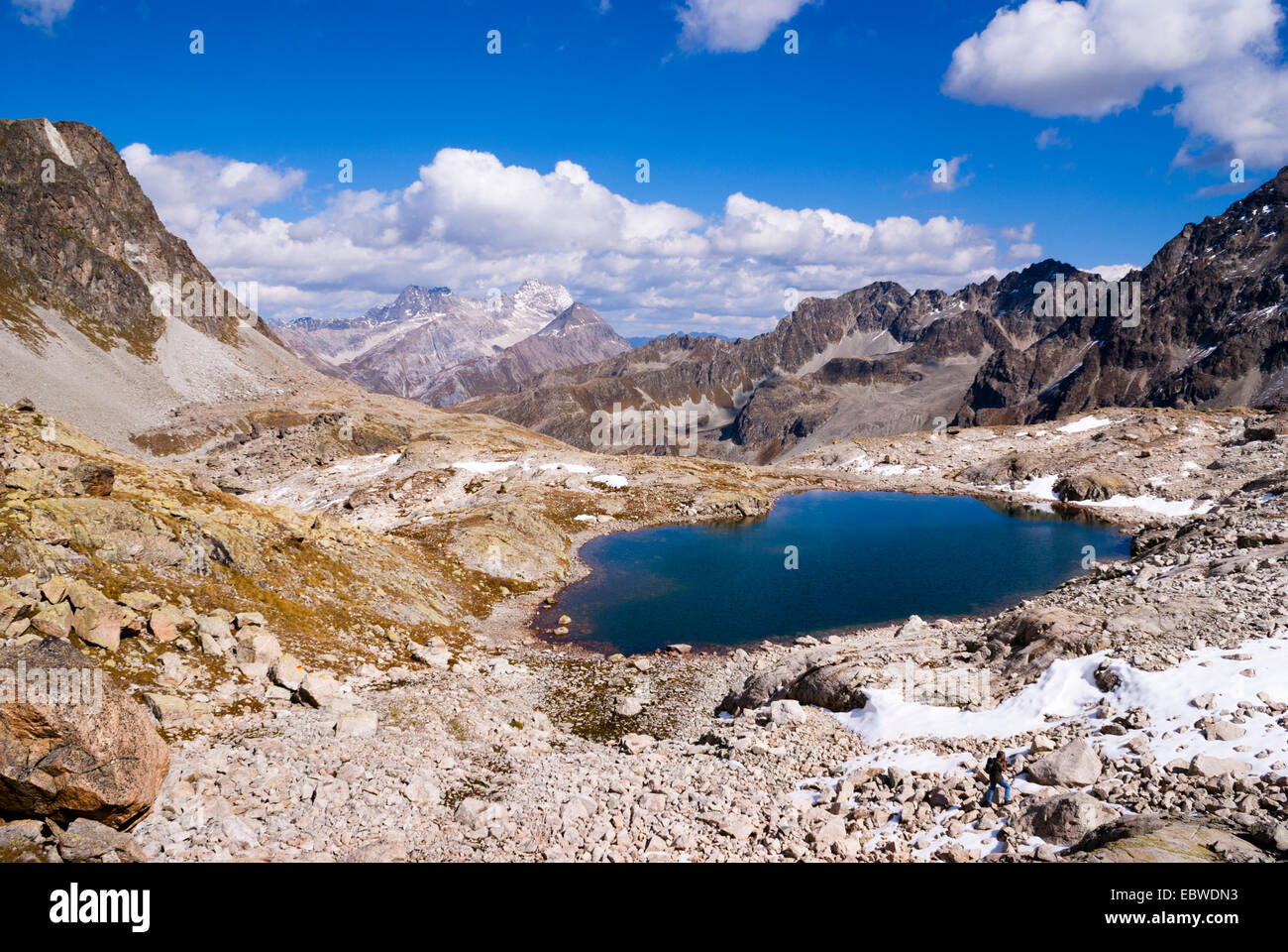 Negr lai, un lago alpino vicino a Naz, Grigioni, Svizzera. Foto Stock
