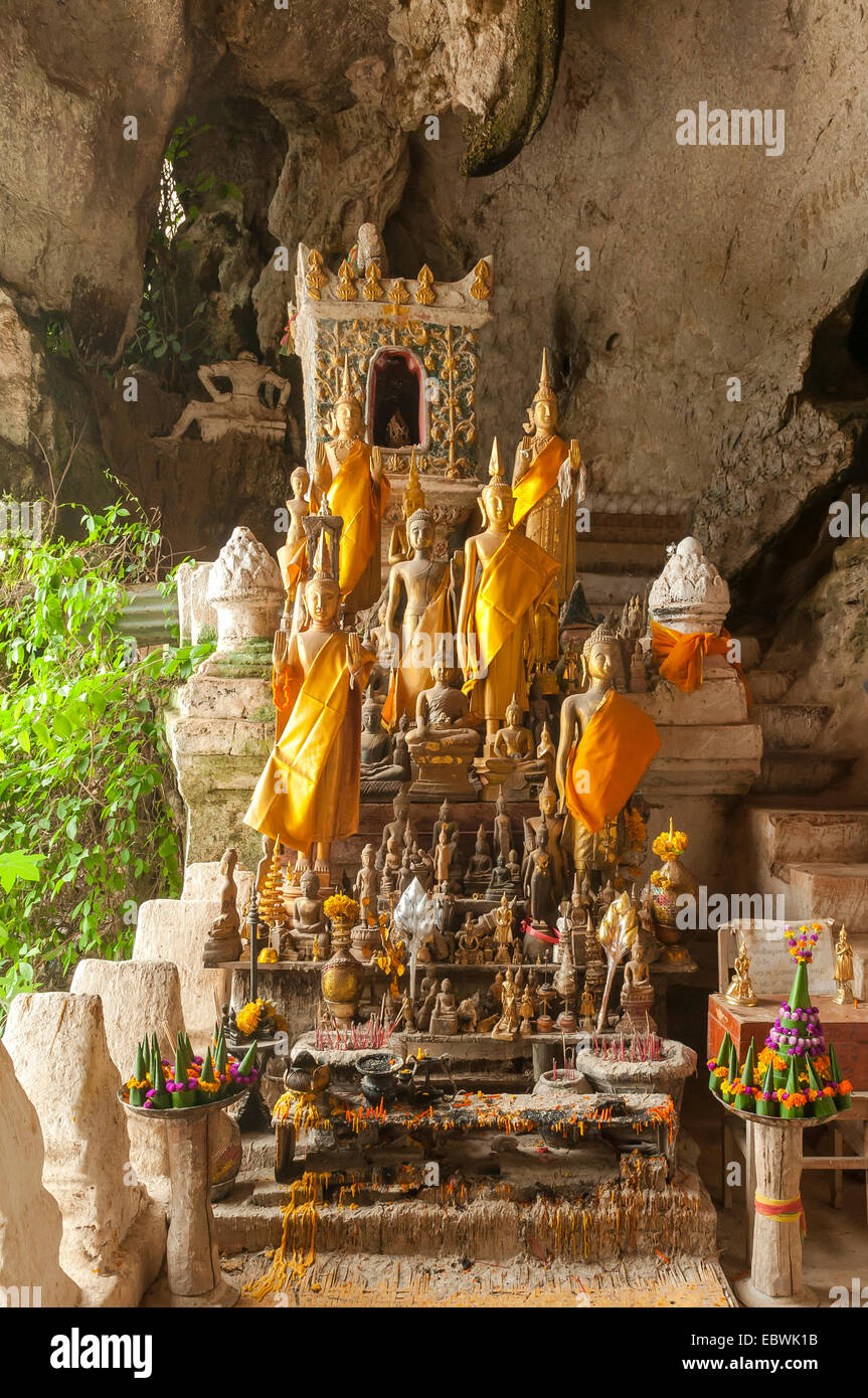 Le immagini del Buddha in Pak Ou Grotta, Laos Foto Stock