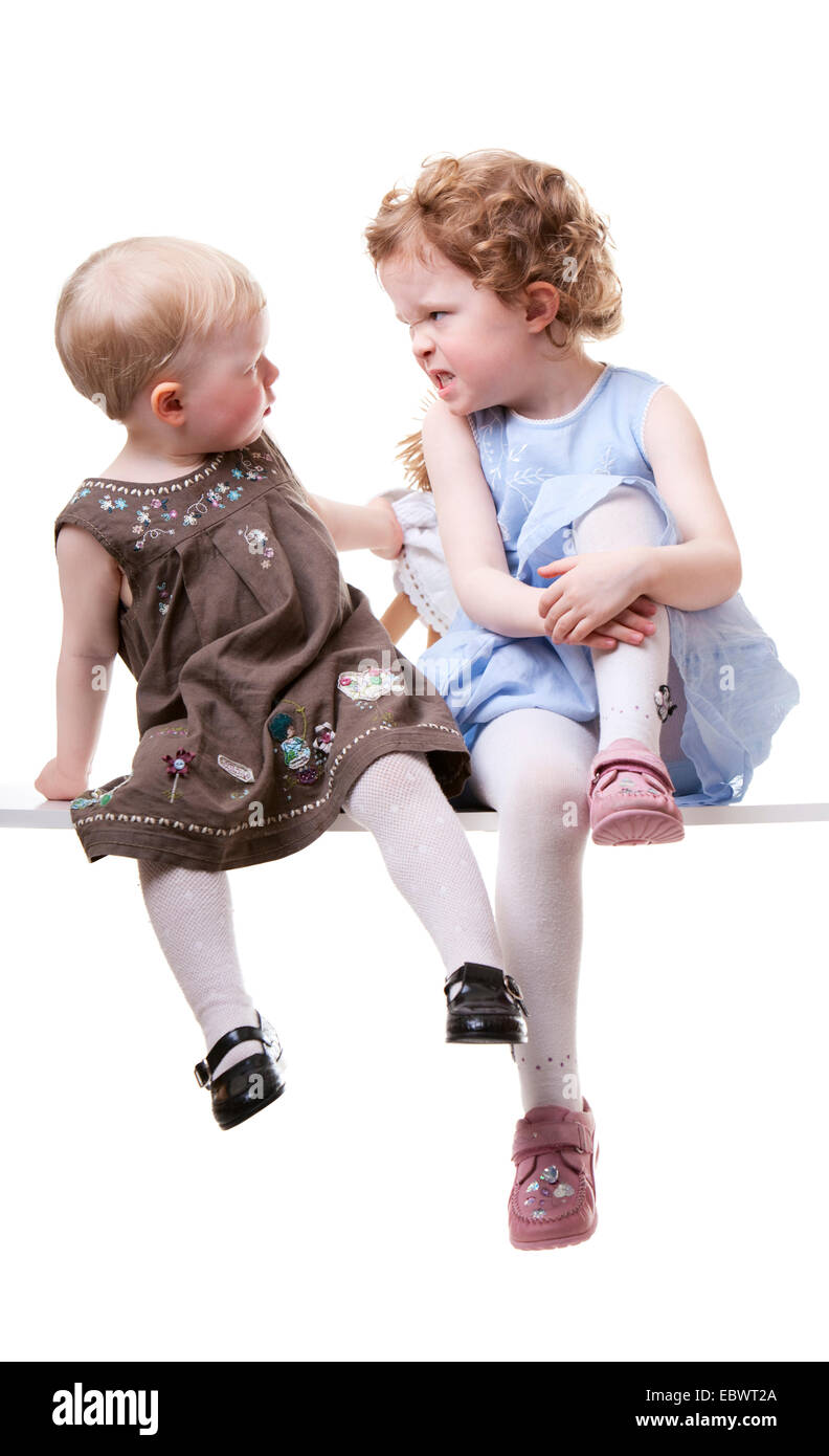 Due sorelle quarreling Foto Stock