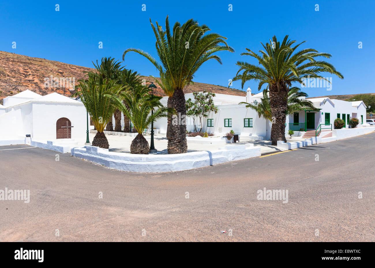 Bianche tipiche case delle Canarie a Los Valles, Lanzarote, Isole Canarie, Spagna Foto Stock