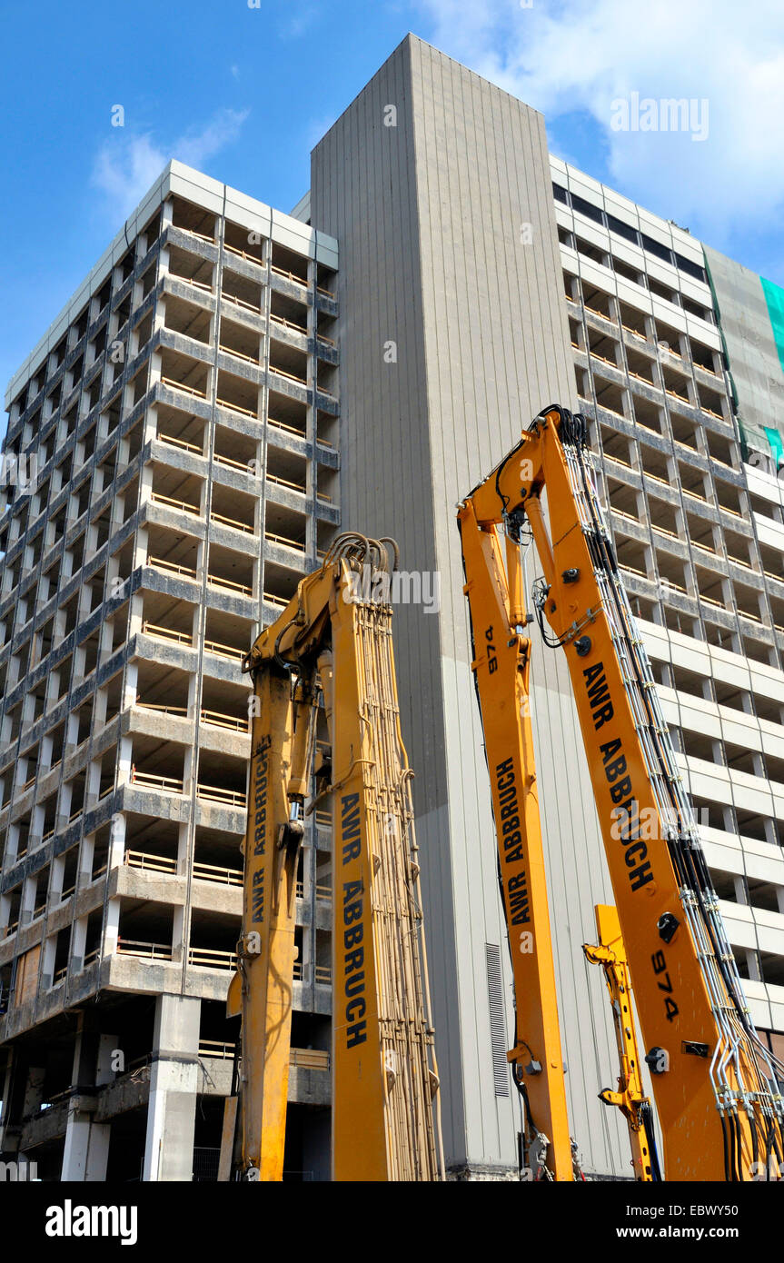Edificio Lufthansa (luogo di lavoro fino al 2007) essendo ruotato nell'MaxCologne nel corso di lavori di ristrutturazione, in Germania, in Renania settentrionale-Vestfalia, Colonia Foto Stock