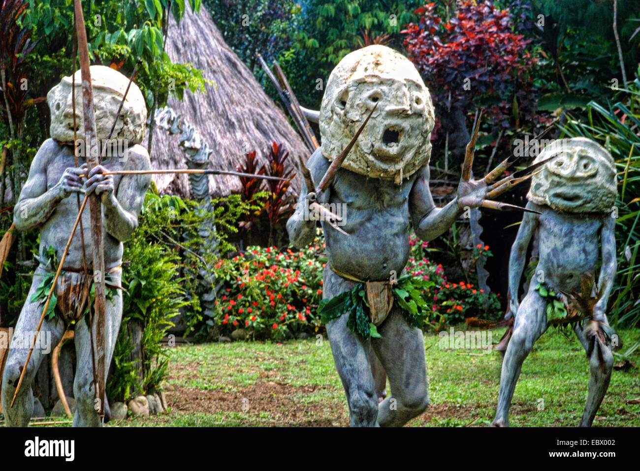 Strano Mudmen tribù in Mt. Hagen, Papua Nuova Guinea Papua Nuova Guinea Foto Stock