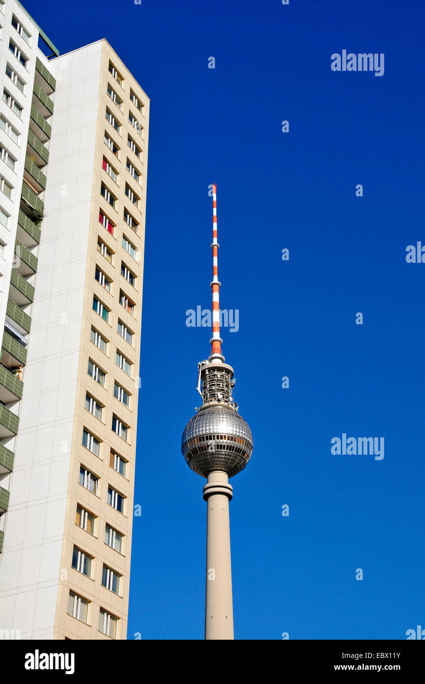 La torre della televisione e a torre, Germania Berlino Foto Stock