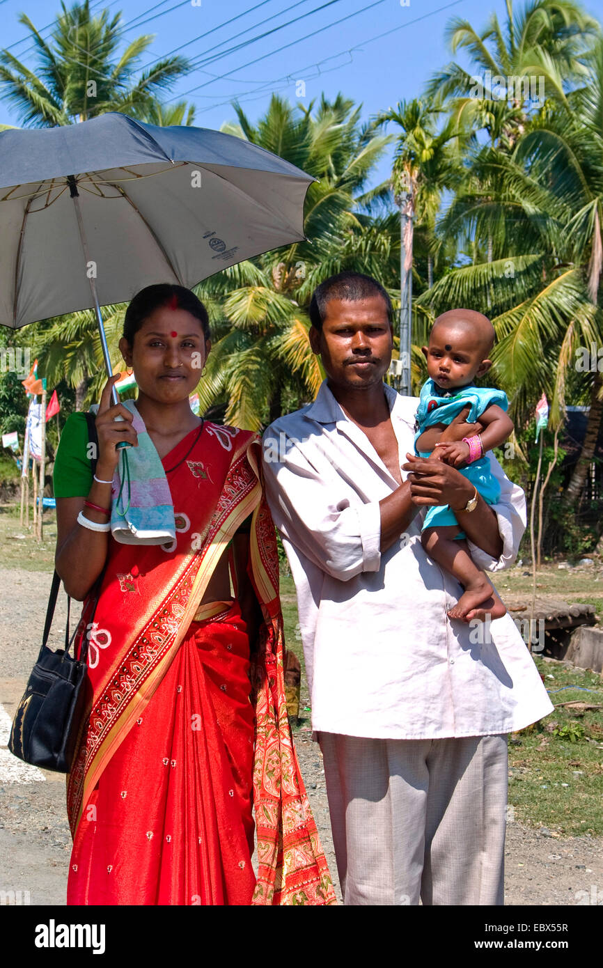 Famiglia indiana in abiti tradizionali, India, Isole Andaman Foto Stock