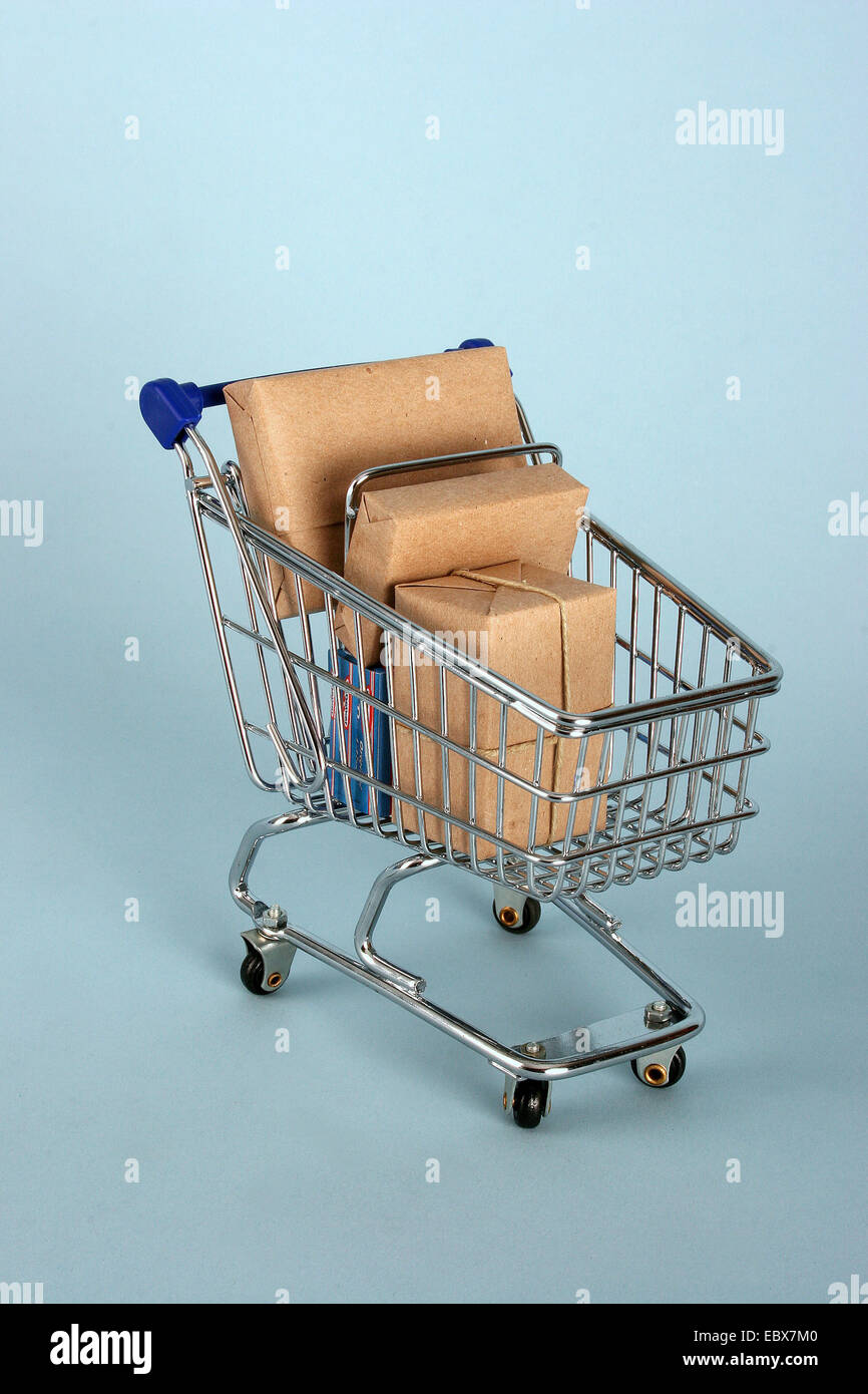 Carrello con pacchi Foto Stock