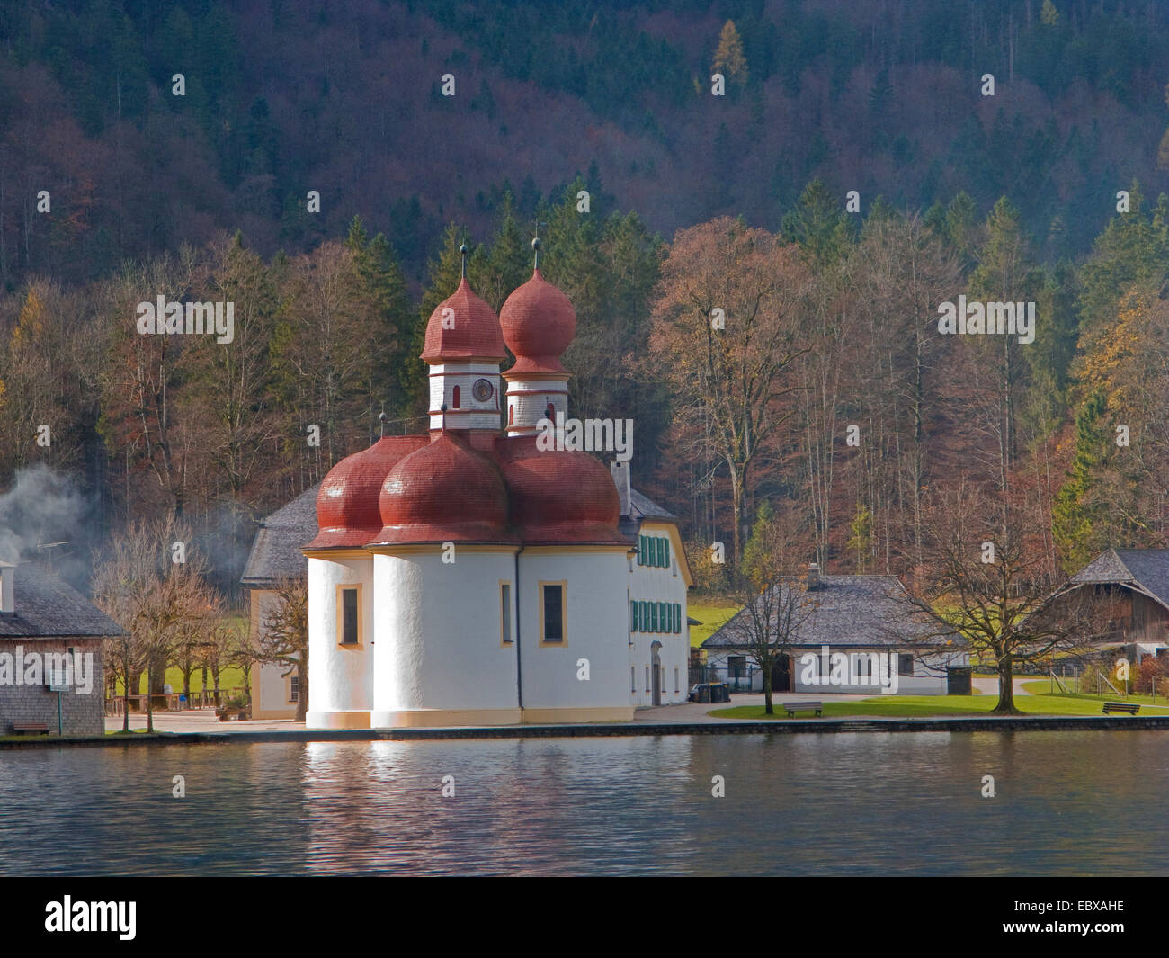 Cappella San Bartholomae con riserva di caccia, in Germania, in Baviera, Koenigssee Foto Stock