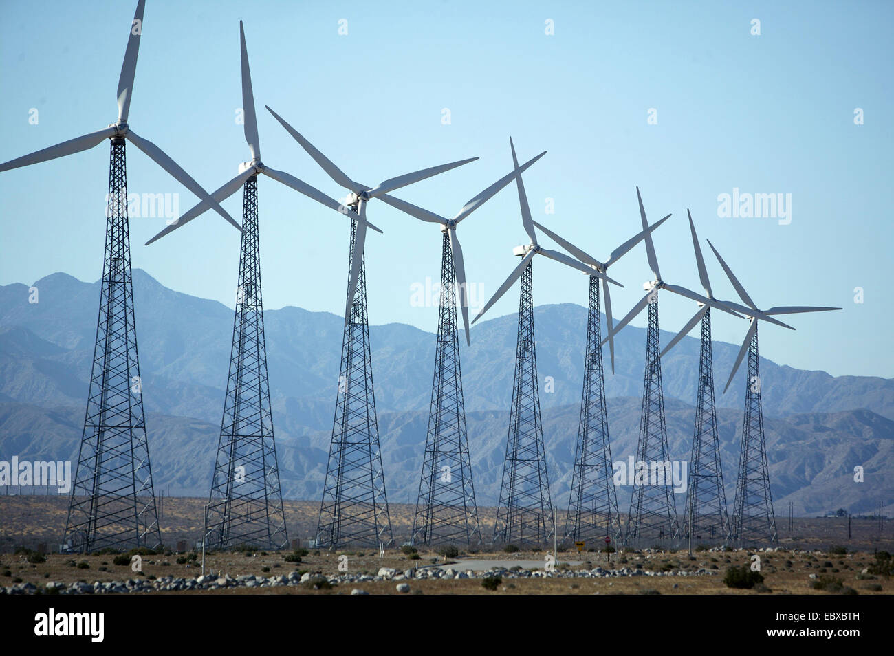 Parco eolico vicino a Palm Springs, Stati Uniti, California Foto Stock