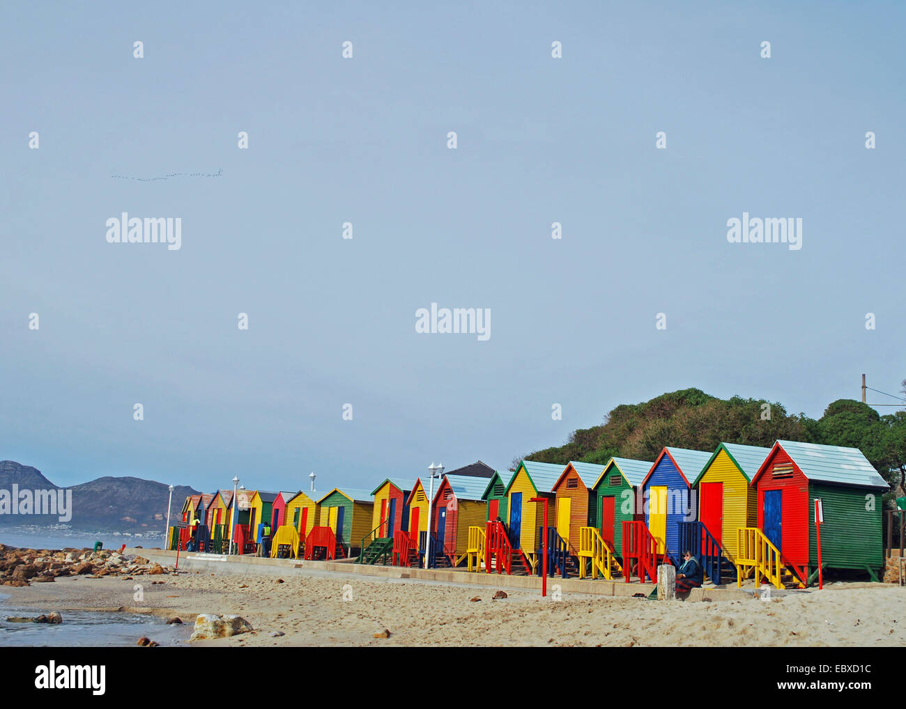 Colorate cabine balneari; stile vittoriano; San Giacomo; Capo di Buona Speranza, Sud Africa Foto Stock