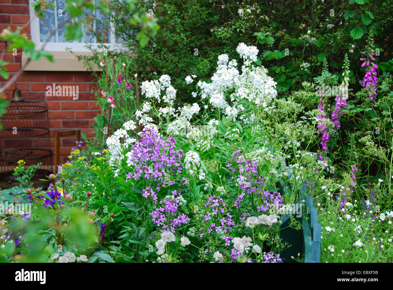 Thomas Telford casello mostra giardino, giardino cottage, RHS Chelsea Flower Show 2007, Londra, Regno Unito. Foto Stock