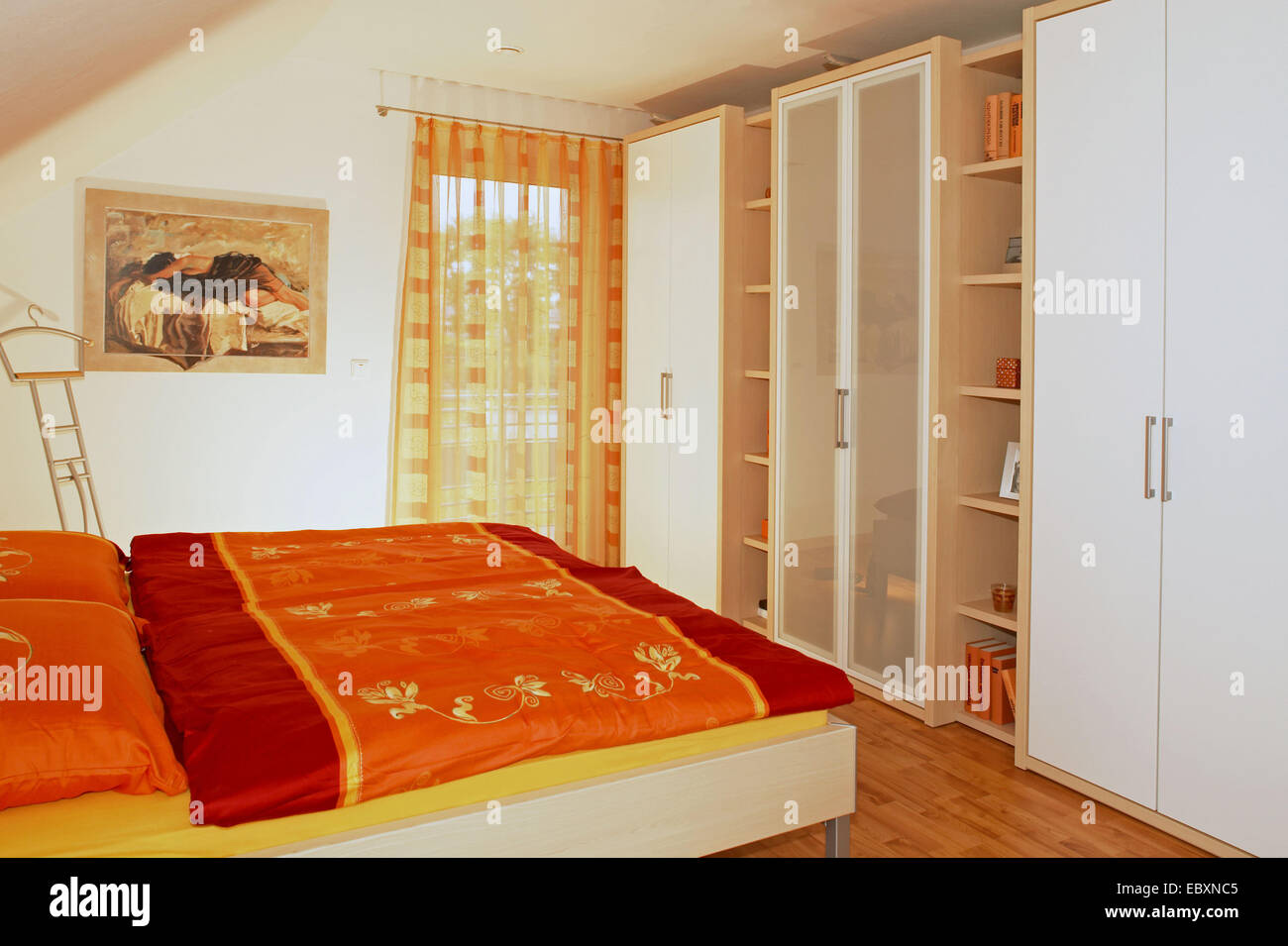 Abitazione unifamiliare all'interno, la camera da letto Foto Stock
