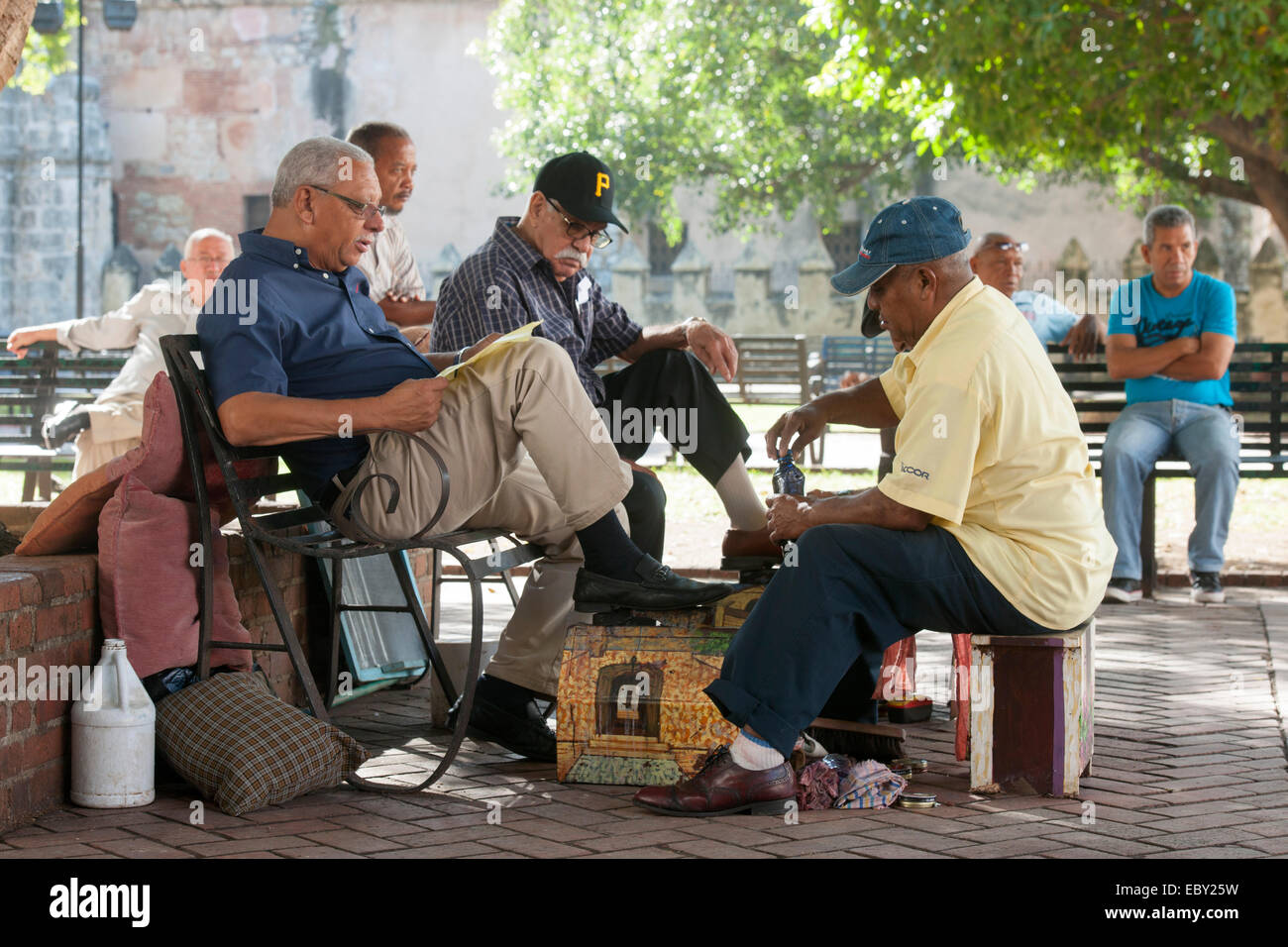 Dominikanische Republik, Santo Domingo, Zona Colonial, Zona Colonial, Parque Colon Schuputzer Foto Stock