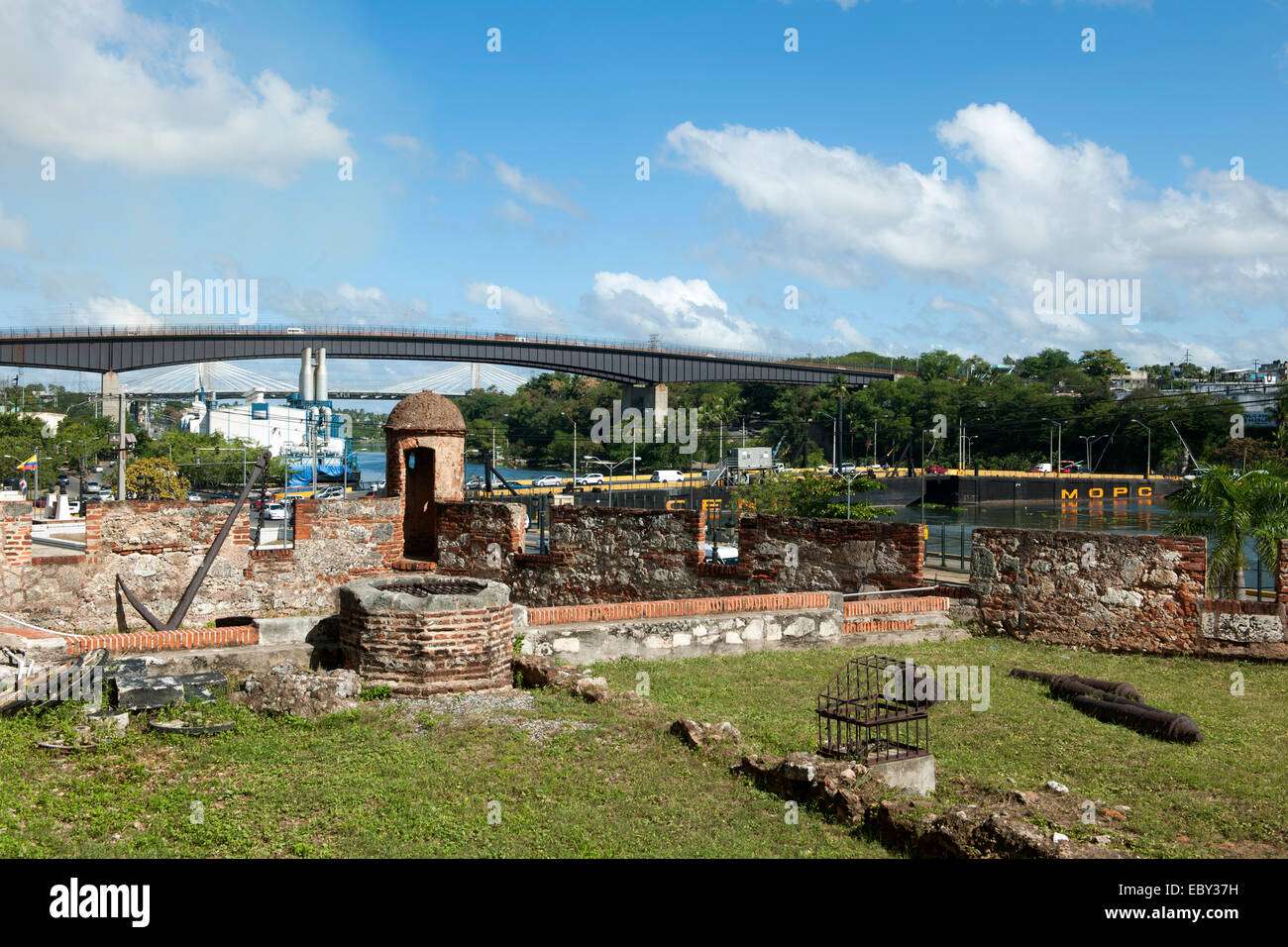 Dominikanische Republik, Santo Domingo, Zona Colonial, Alcazar de Colon, Blick vom Balkon auf den Rio Ozama Foto Stock