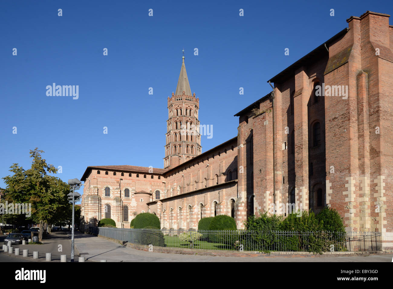 Saint Sernin Basilica romanica o Basilica di Saint-Sernin (1080-1120) Chiesa Toulouse in Francia. È il più grande edificio romanico in Europa. Foto Stock