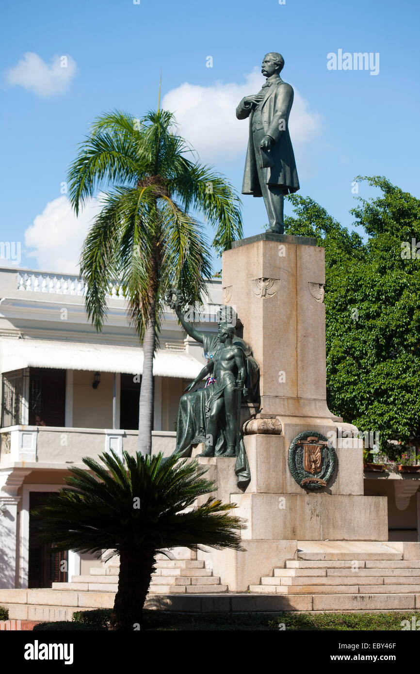 Dominikanische Republik, Santo Domingo, Zona Colonial, Parque Duarte, Juan Pablo Duarte Denkmal Foto Stock