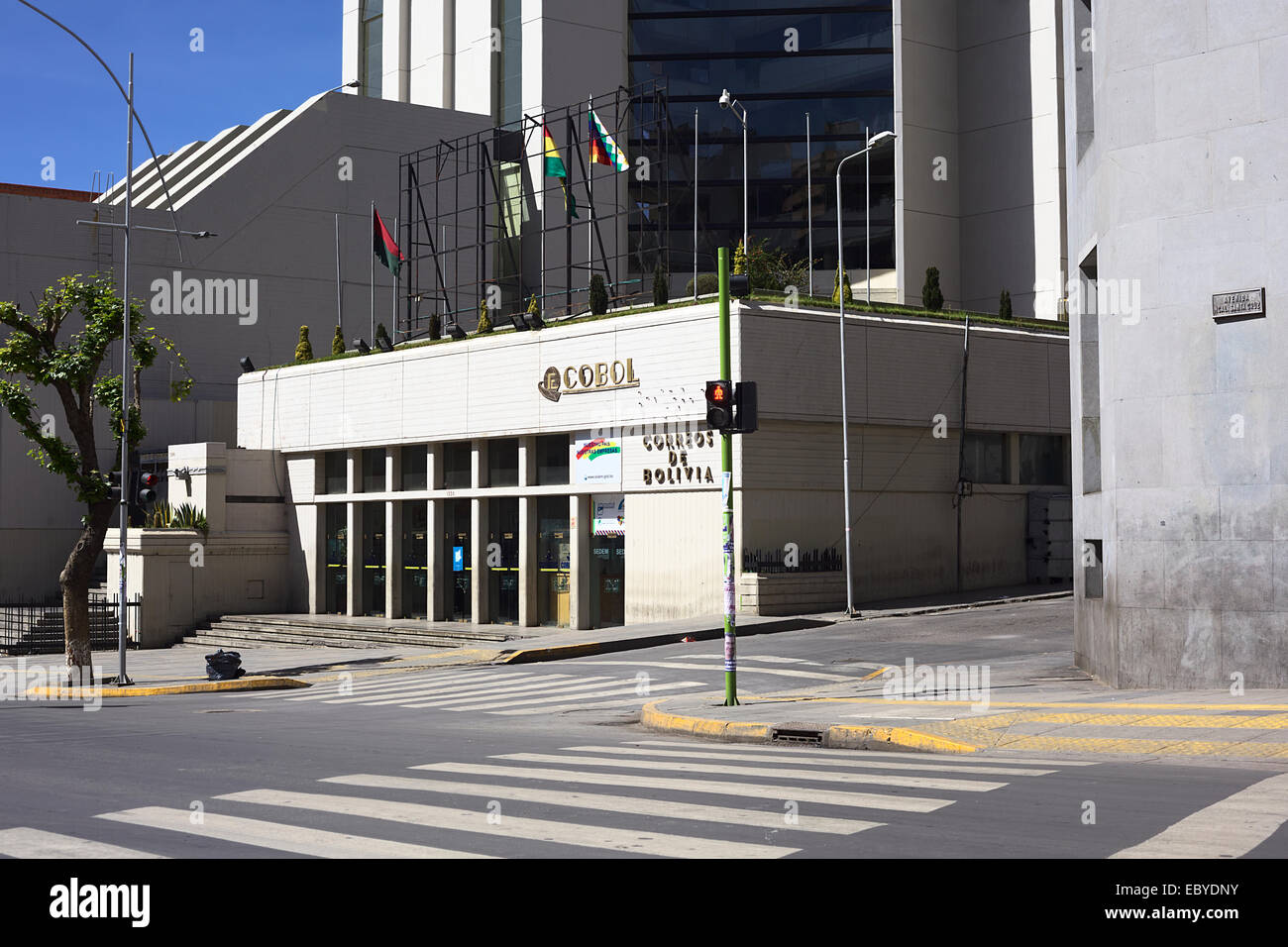 La costruzione di Correos de Bolivia boliviano (Post Office) su Mariscal Santa Cruz avenue a La Paz, in Bolivia Foto Stock