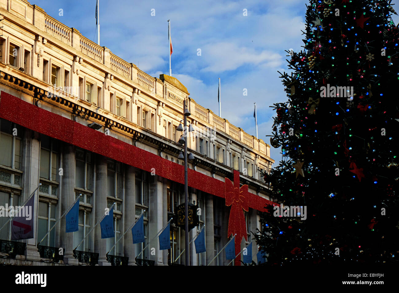 Clerys department store di O'Connell Street decorato per il Natale Foto Stock