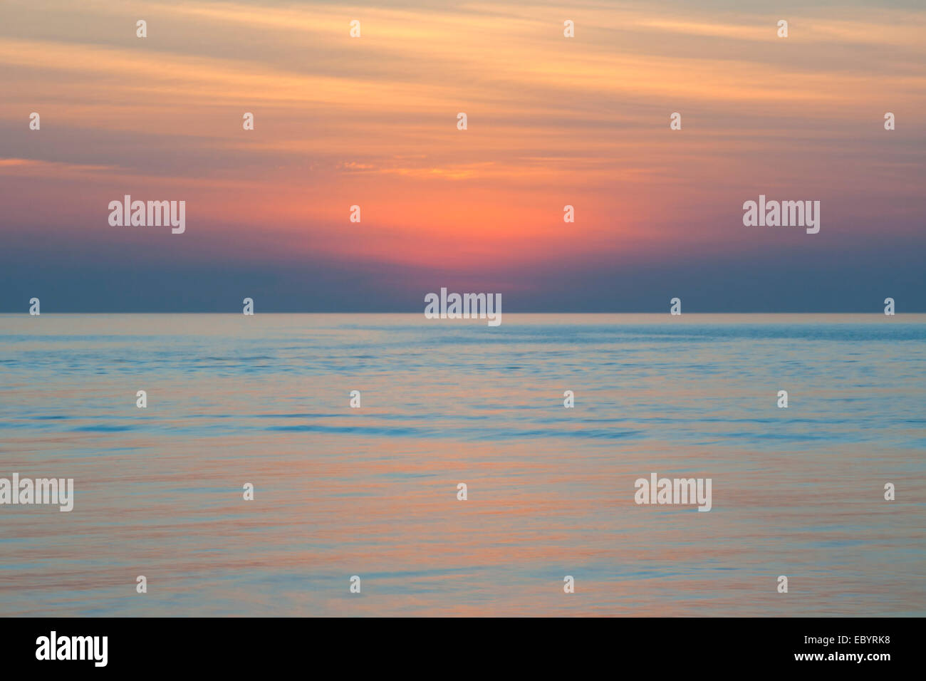 Tramonto tropicale da Ko Lipe island, Thailandia Foto Stock