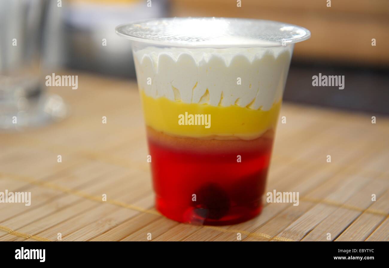 Una Fragola inezia piatto da dessert Foto Stock