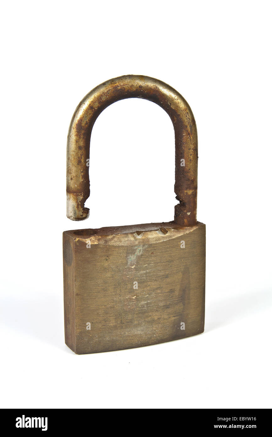 Un usurato usato rusty il lucchetto con tracce di lesioni meccaniche Foto Stock