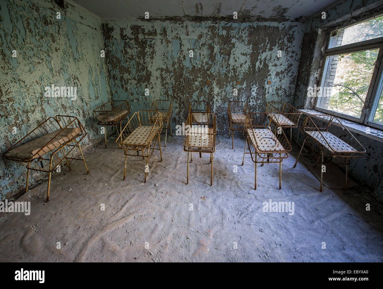 Reparto di maternità in ospedale della città n. 126 Nel Pripjat città abbandonate Chernobyl Zona di esclusione, Ucraina Foto Stock