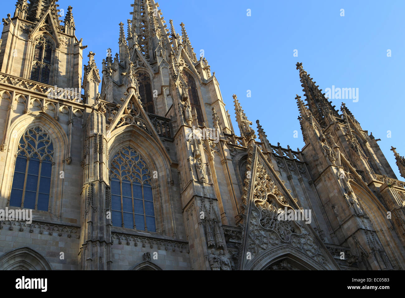 Spagna. La Catalogna. La cattedrale di Barcellona. Esterno. Facciata in stile neo-gotico. Xix secolo. Foto Stock