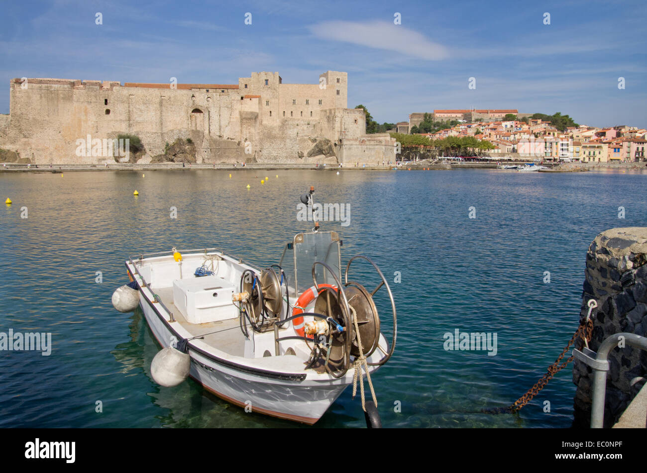 Collioure Harbour e Chateau Foto Stock