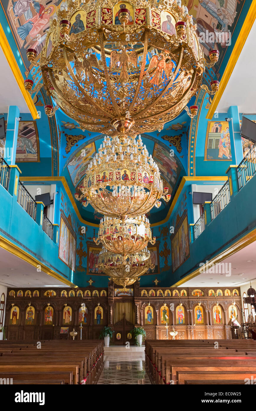 Interno di Santa Maria Greco Ortodossa chiesa parrocchiale in Dubai Emirati Arabi Uniti Foto Stock