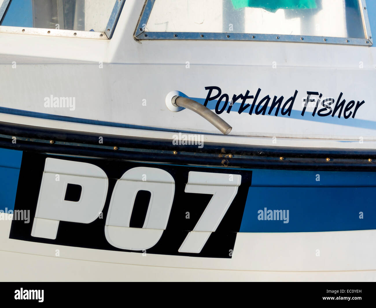Barche da pesca sono registrati con le lettere che indicano la porta originale del registro di sistema e di un numero. PO è il porto di Portland Dorset Foto Stock