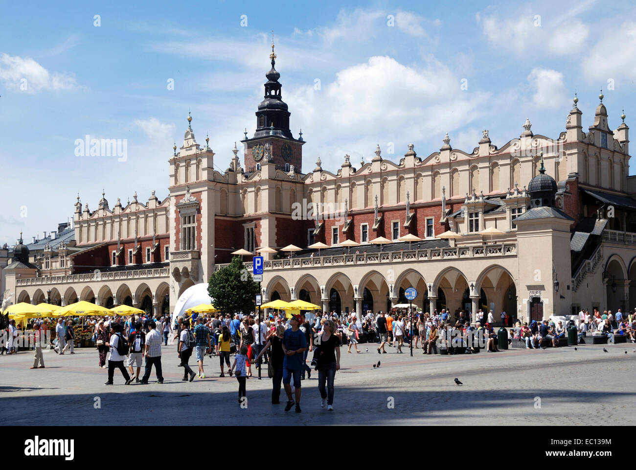 Panno Hall sulla piazza del Mercato di Cracovia in Polonia. Foto Stock