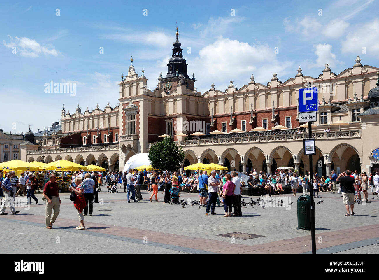 Panno Hall sulla piazza del Mercato di Cracovia in Polonia. Foto Stock