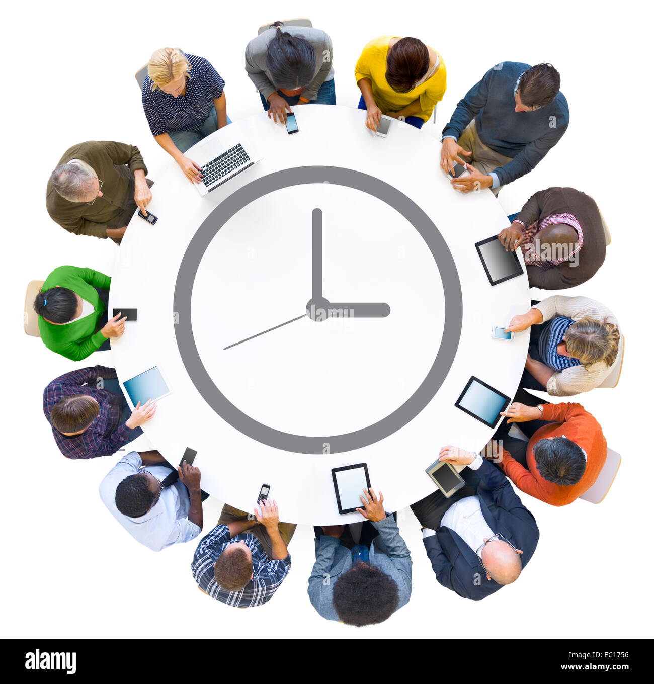 Popolazione multietnica utilizzando dispositivi digitali con simbolo di orologio Foto Stock