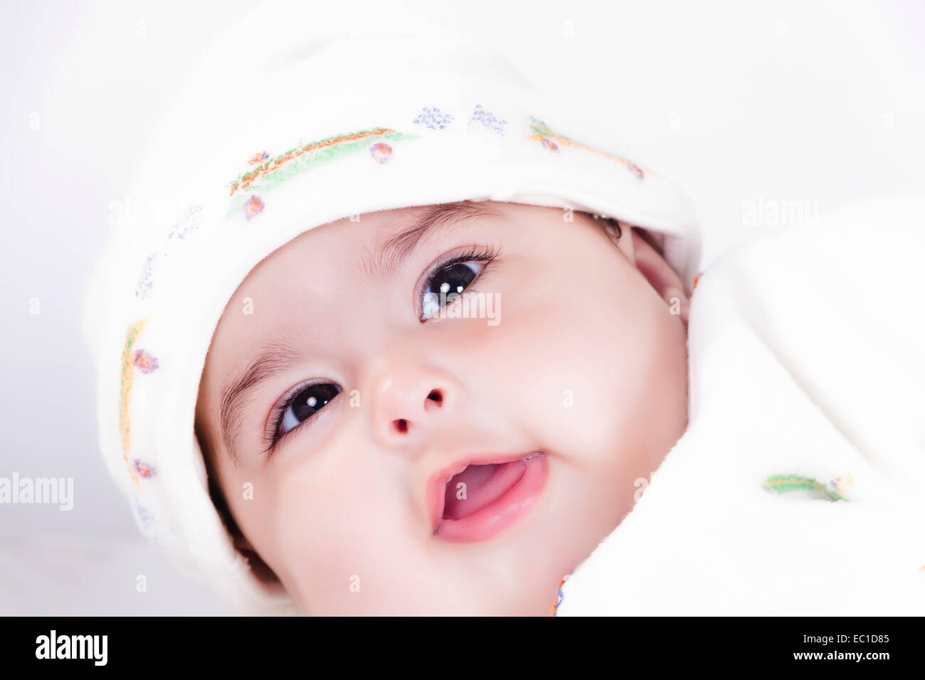 1 bambino indiano giocoso Foto Stock