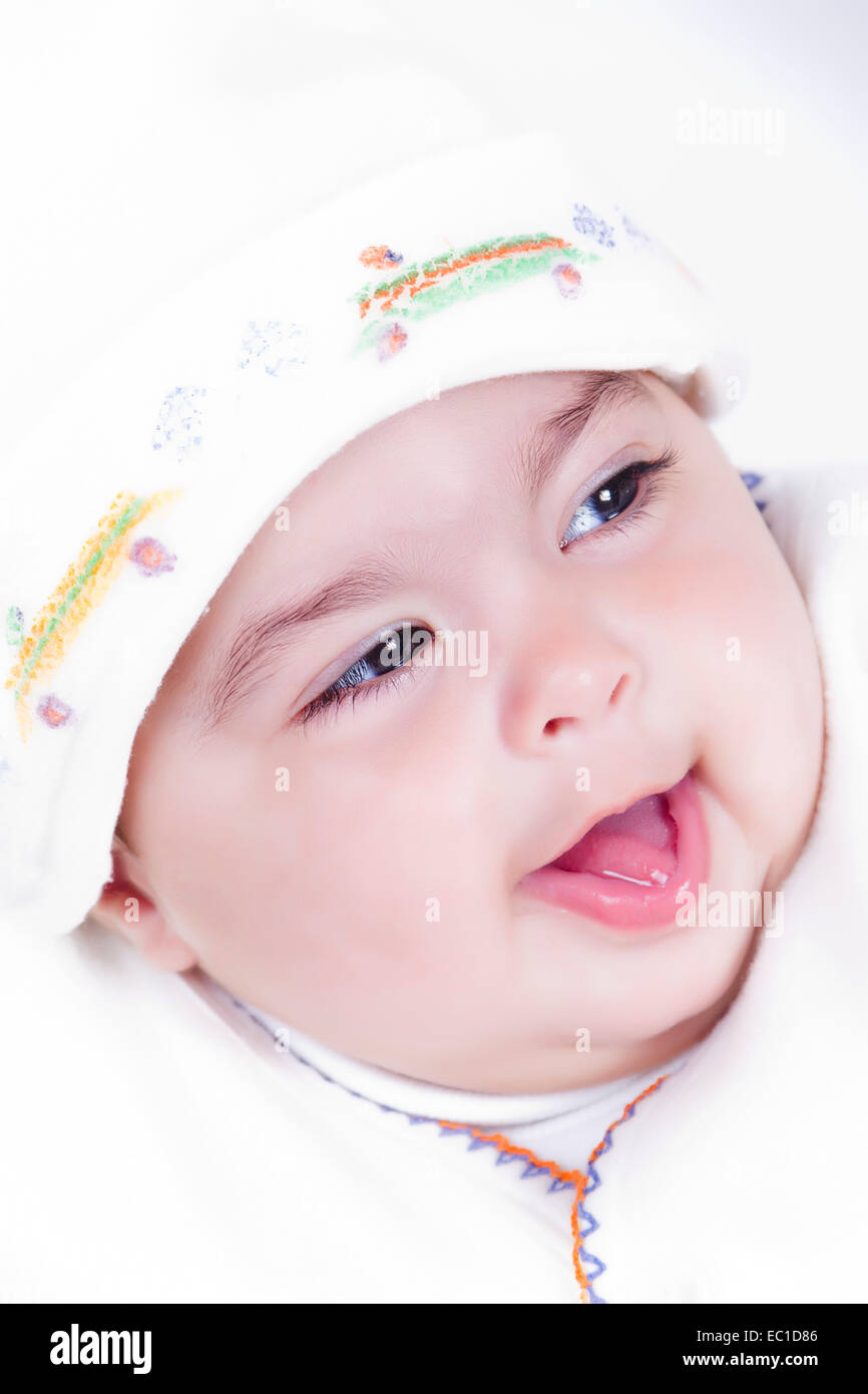 1 bambino indiano giocoso Foto Stock