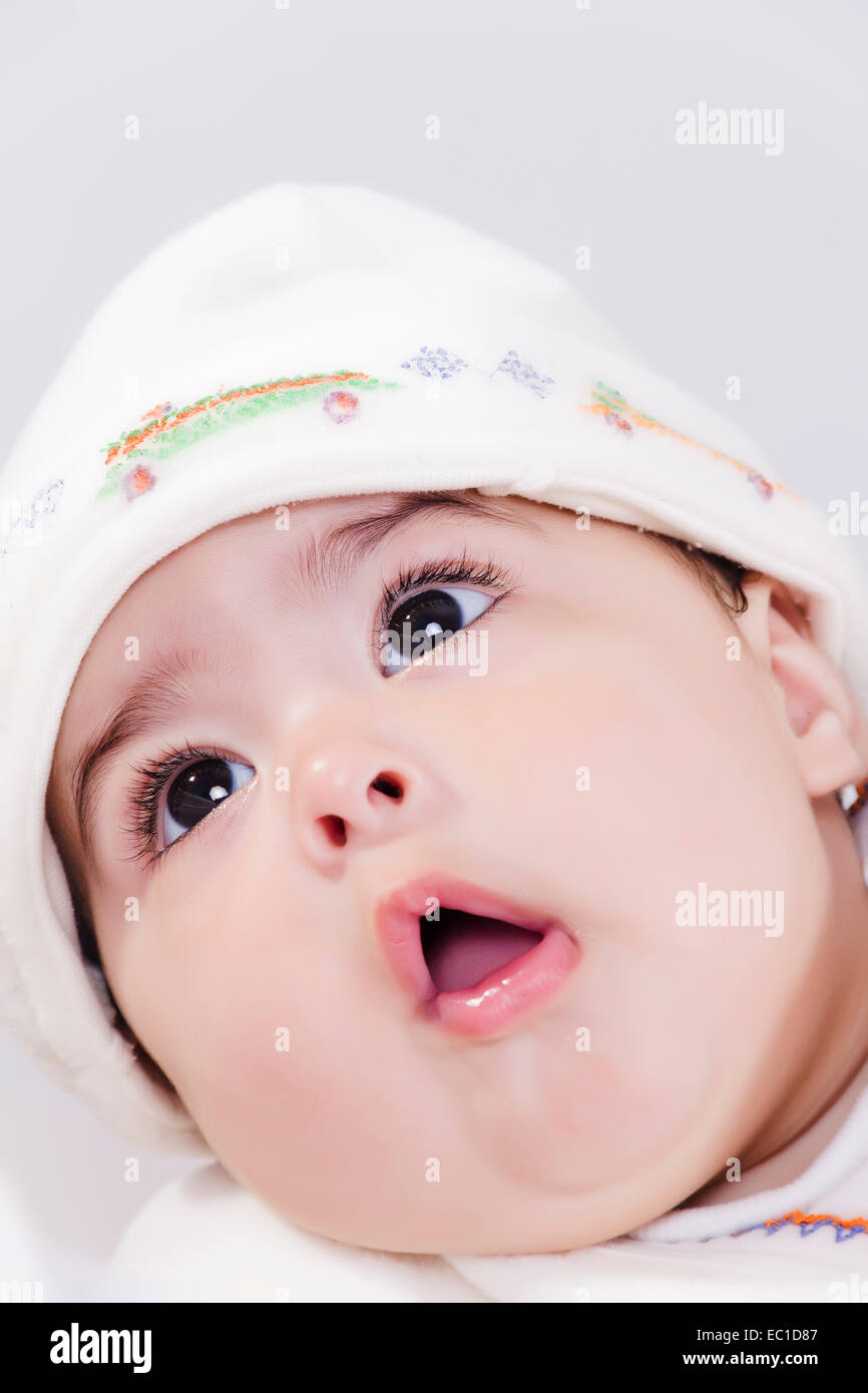 1 bambino indiano giocoso Foto Stock