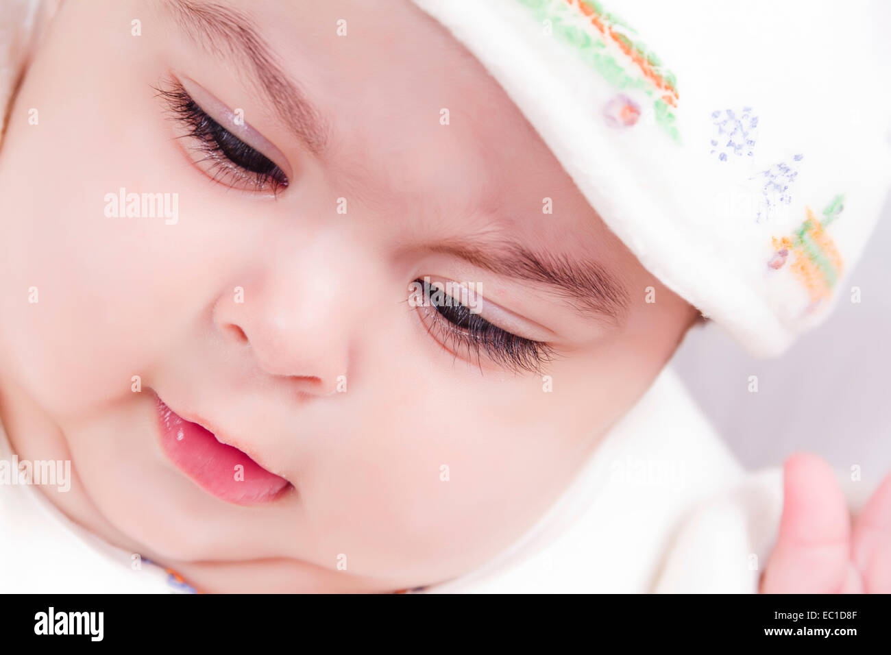 1 bambino indiano giocoso Foto Stock