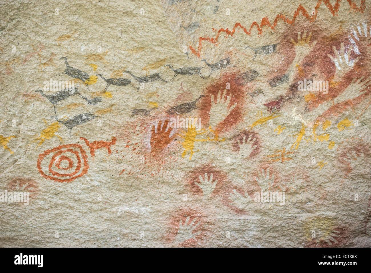 Cueva de las Manos o Grotta delle Mani, murales, 7000-1000 BC, Santa Cruz, Argentina Foto Stock