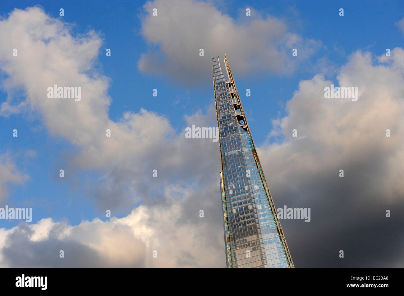 Shard grattacielo, South Bank, Southwark, Londra, Inghilterra, Regno Unito Foto Stock Shard grattacielo, South Bank, Southwark, Londra, Inghilterra, Regno Unito Foto Stock
